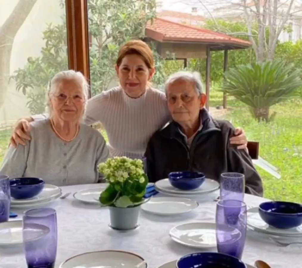 Gülsün Özsan’ın yaşamından 65. fotoğraf